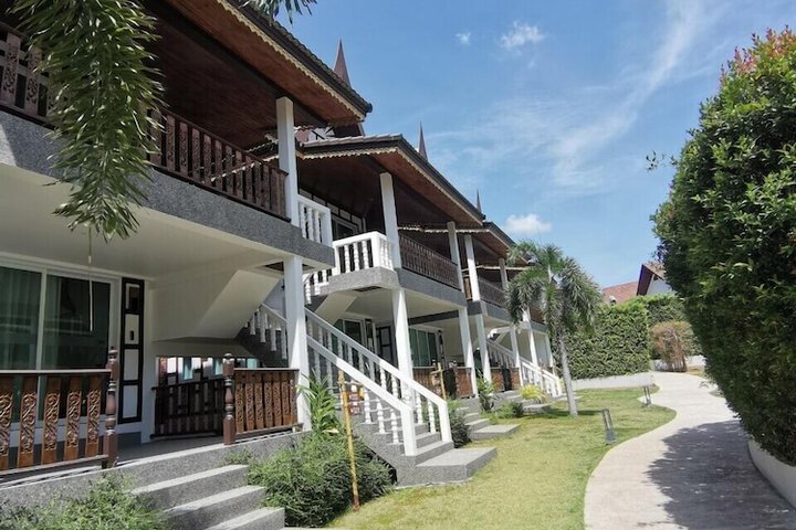Hotel Exterior 68 of 80