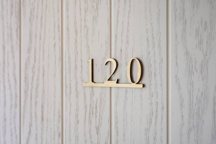 Room 22 of 126