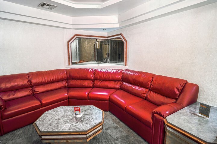 Room 14 of 27