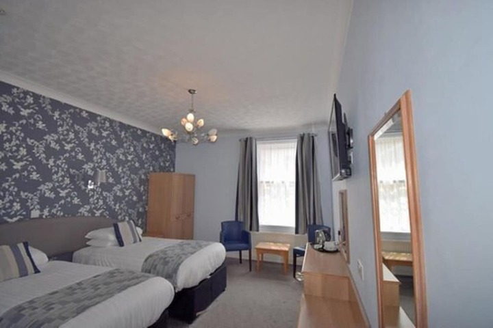 Room 14 of 32