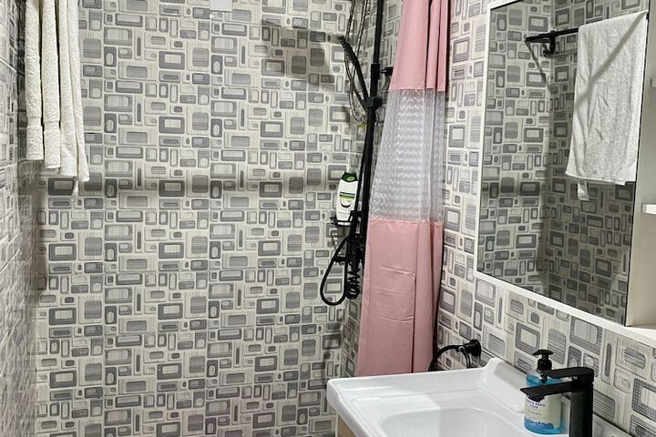 Room 60 of 77