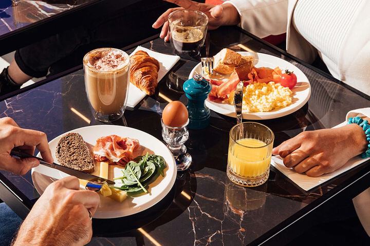 Breakfast/Coffee Service 51 of 108