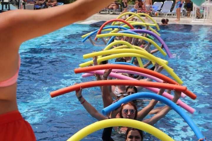 Pool 32 of 202