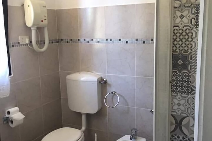Room 15 of 20