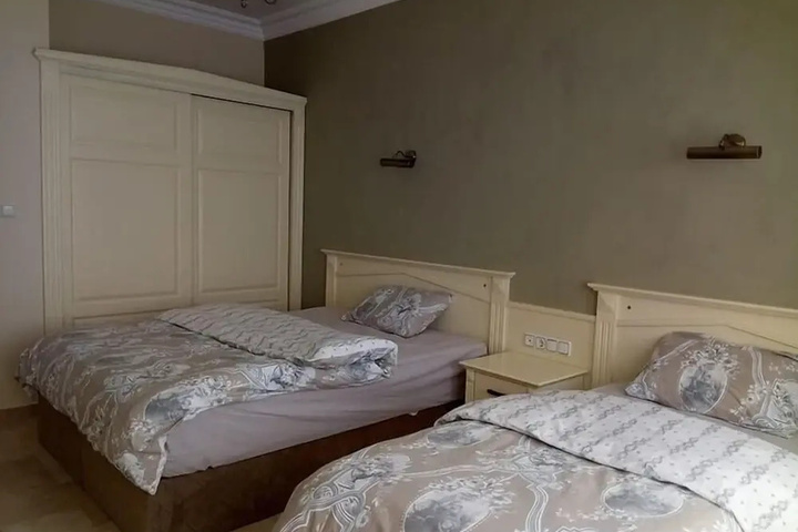 Room 2 of 14