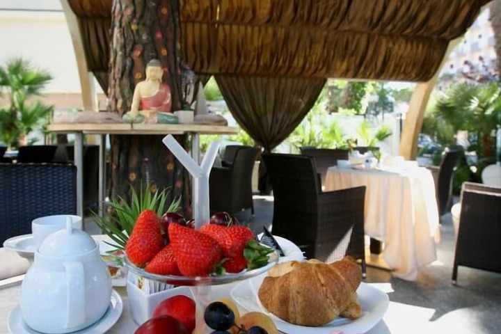 Breakfast/Coffee Service 88 of 99
