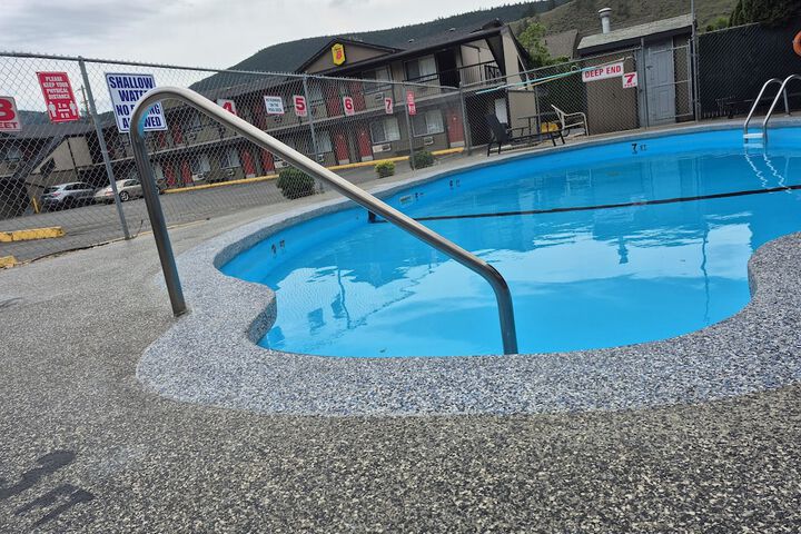 Pools & Facilities