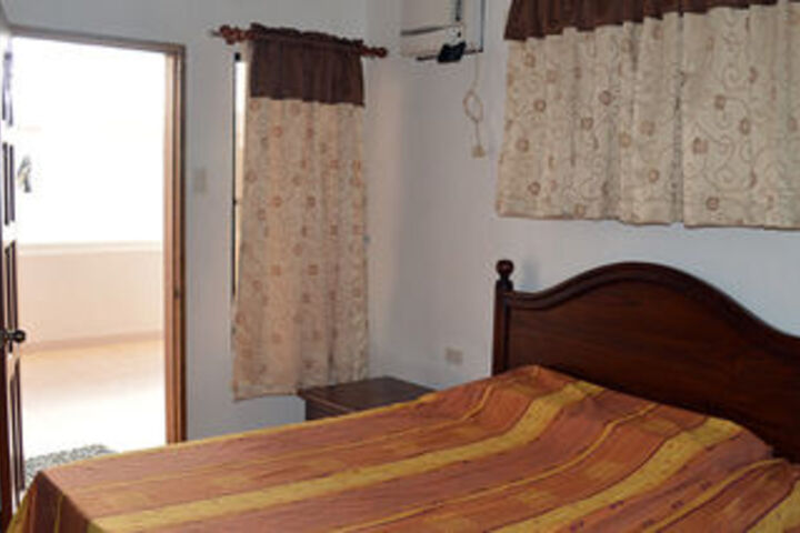 Room 5 of 10