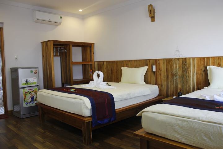 Room 5 of 74