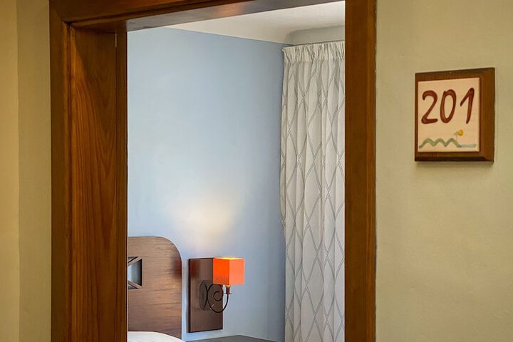 Room 10 of 44