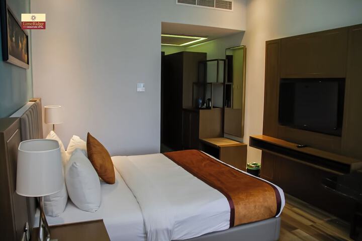 Room 15 of 46
