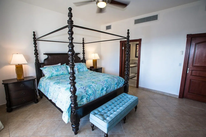 Room 2 of 16