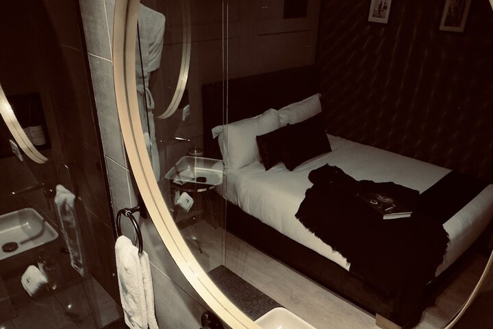 Room 16 of 99