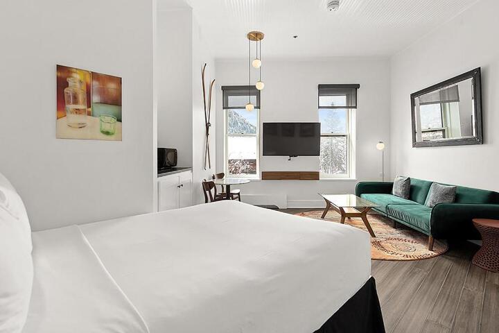 Photo of Independence Square 202 Hotel Room Over-looking the Mall and Aspen Mountain