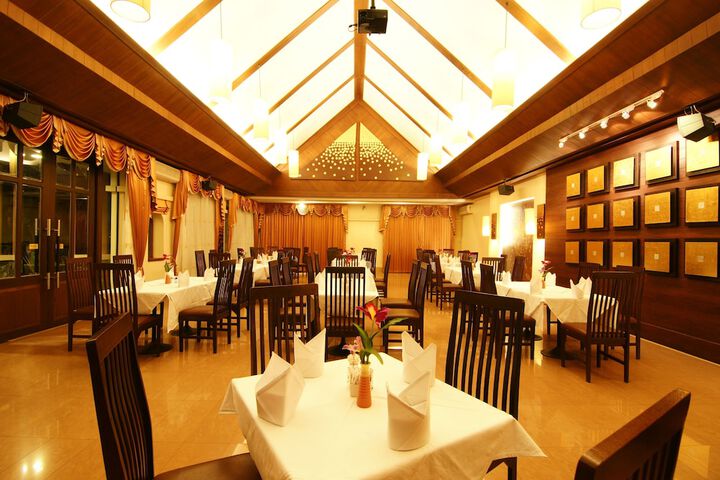 Dining 40 of 85