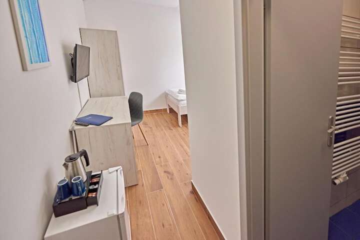 Room 12 of 91
