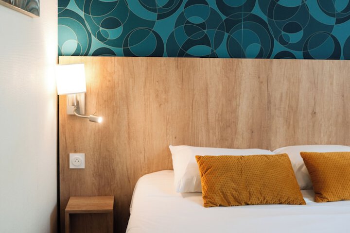Room 6 of 30