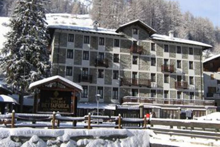 Hotel 14 of 17