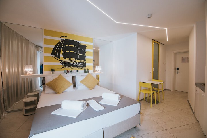 Room 7 of 54