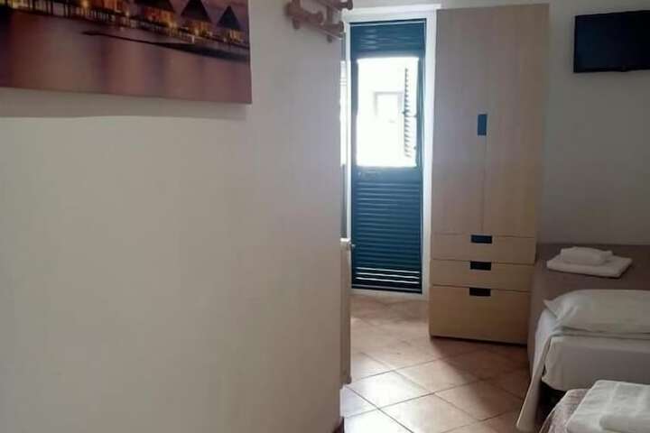 Room 7 of 45