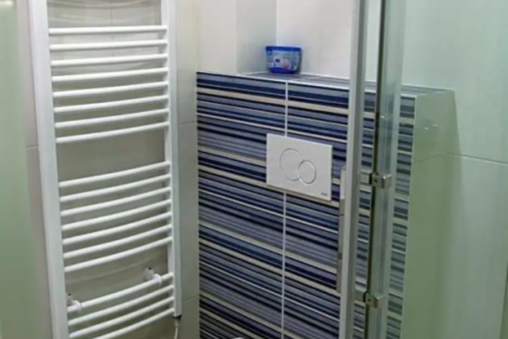 Room 4 of 5