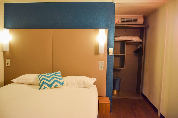 Room 10 of 44