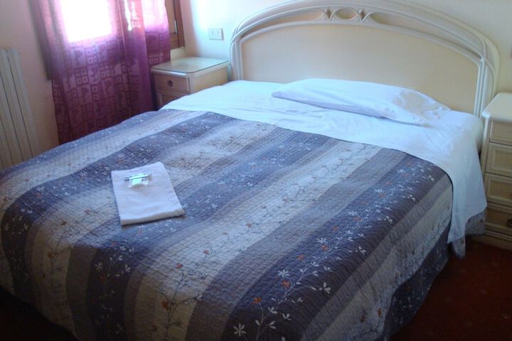 Room 25 of 50