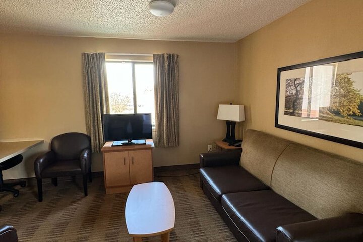 Room 6 of 17