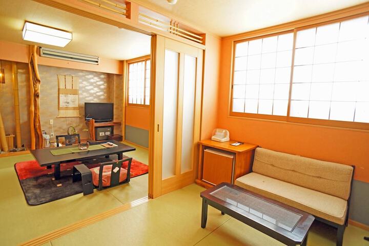 Room 21 of 53