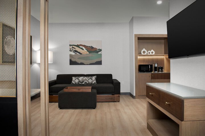 Room 15 of 54