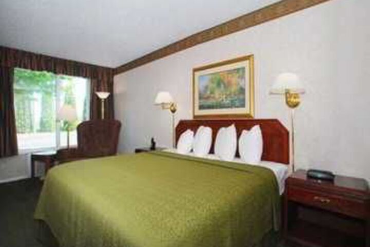 Room 10 of 26