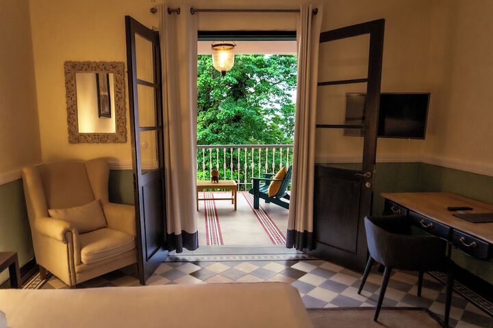 Room 6 of 44