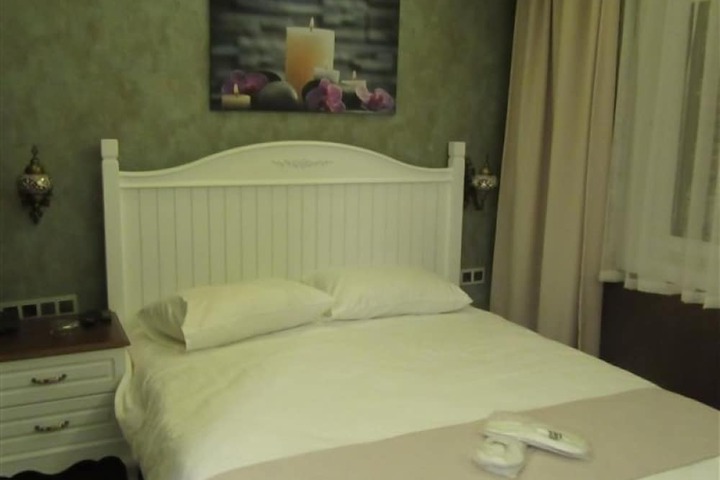 Room 12 of 41