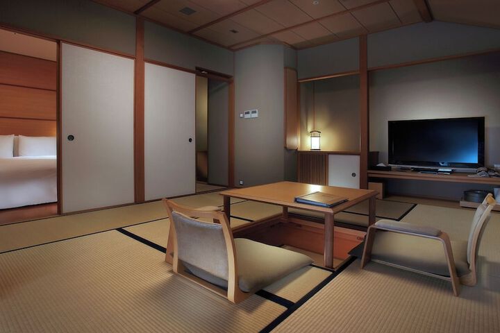 Room 19 of 64