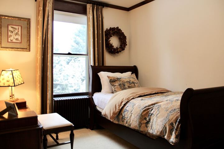 Room 26 of 46