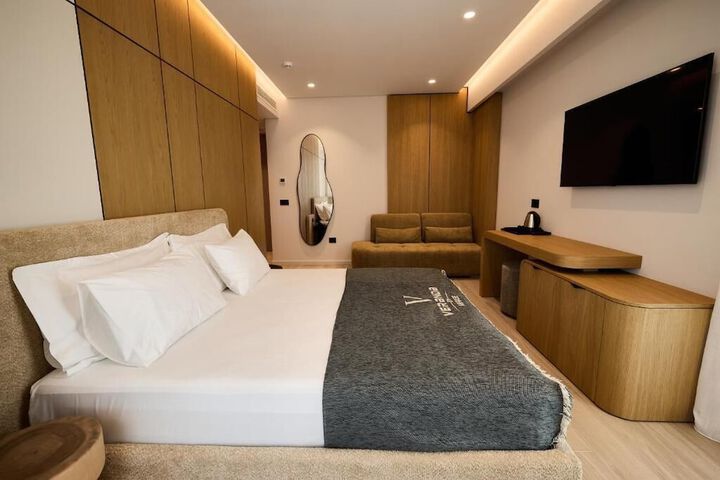 Room 9 of 67