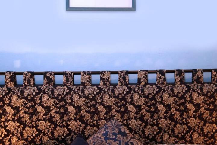 Room 11 of 36