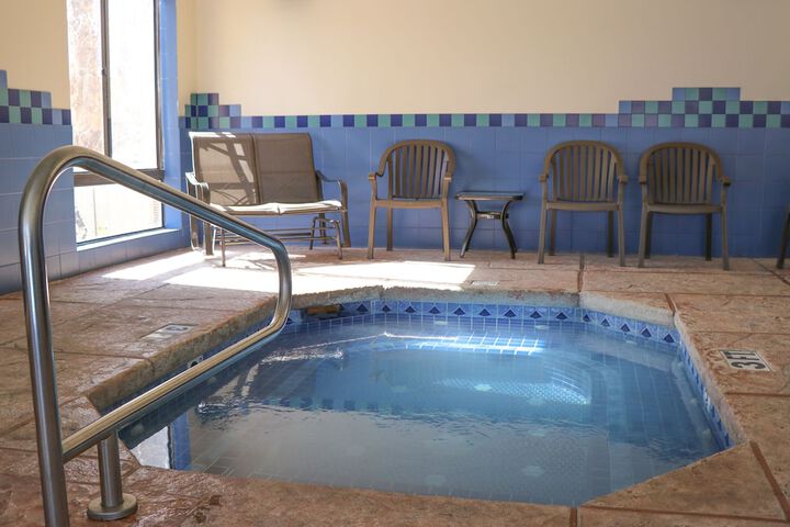 Indoor spa tub