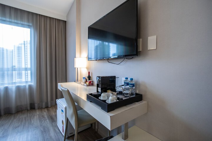 Room 25 of 141