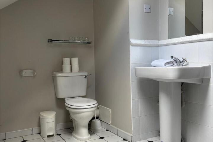 Room 15 of 18