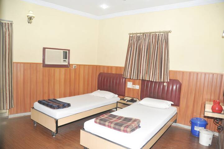 Room 20 of 34