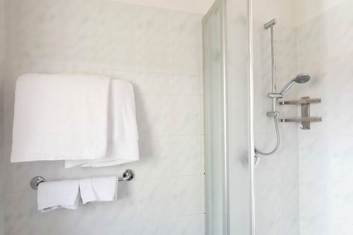 Room 10 of 19