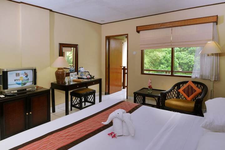 Room 6 of 73