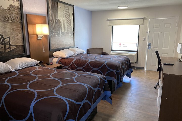 2 Double Beds (1 of 6)