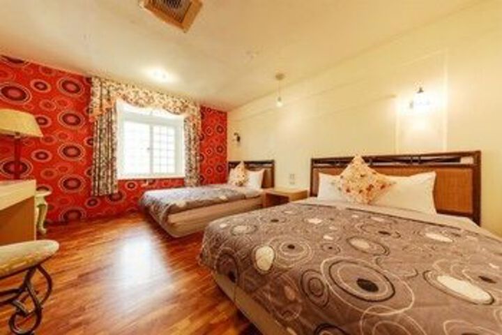 Room 10 of 40