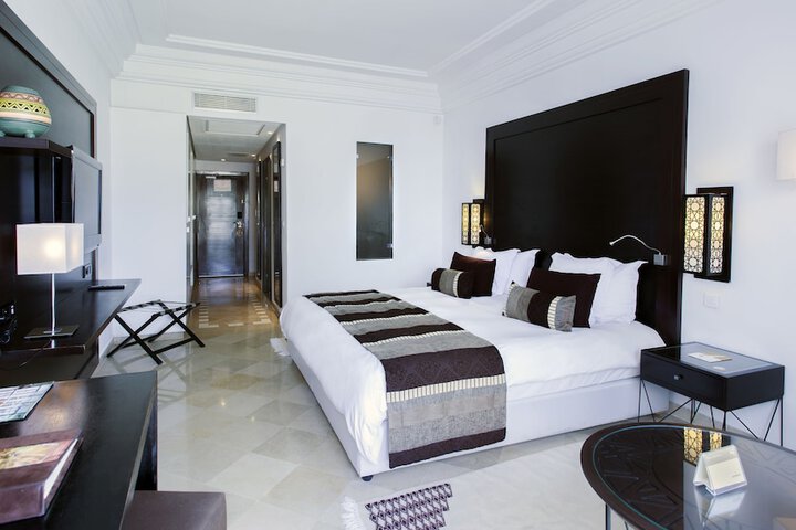Room 5 of 135