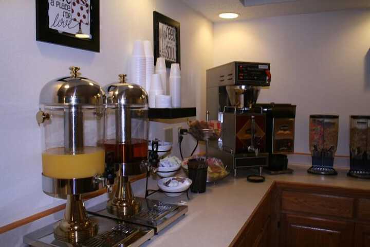 Breakfast/Coffee Service 30 of 37