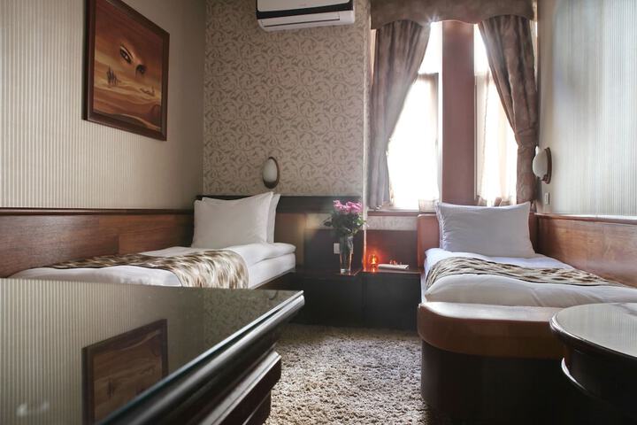 Room 10 of 53