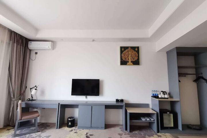 Room 17 of 60
