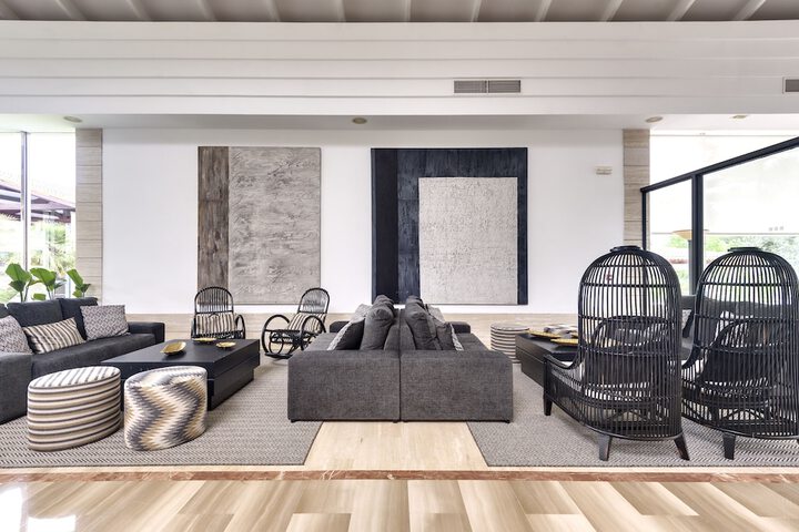 Guest Lobby